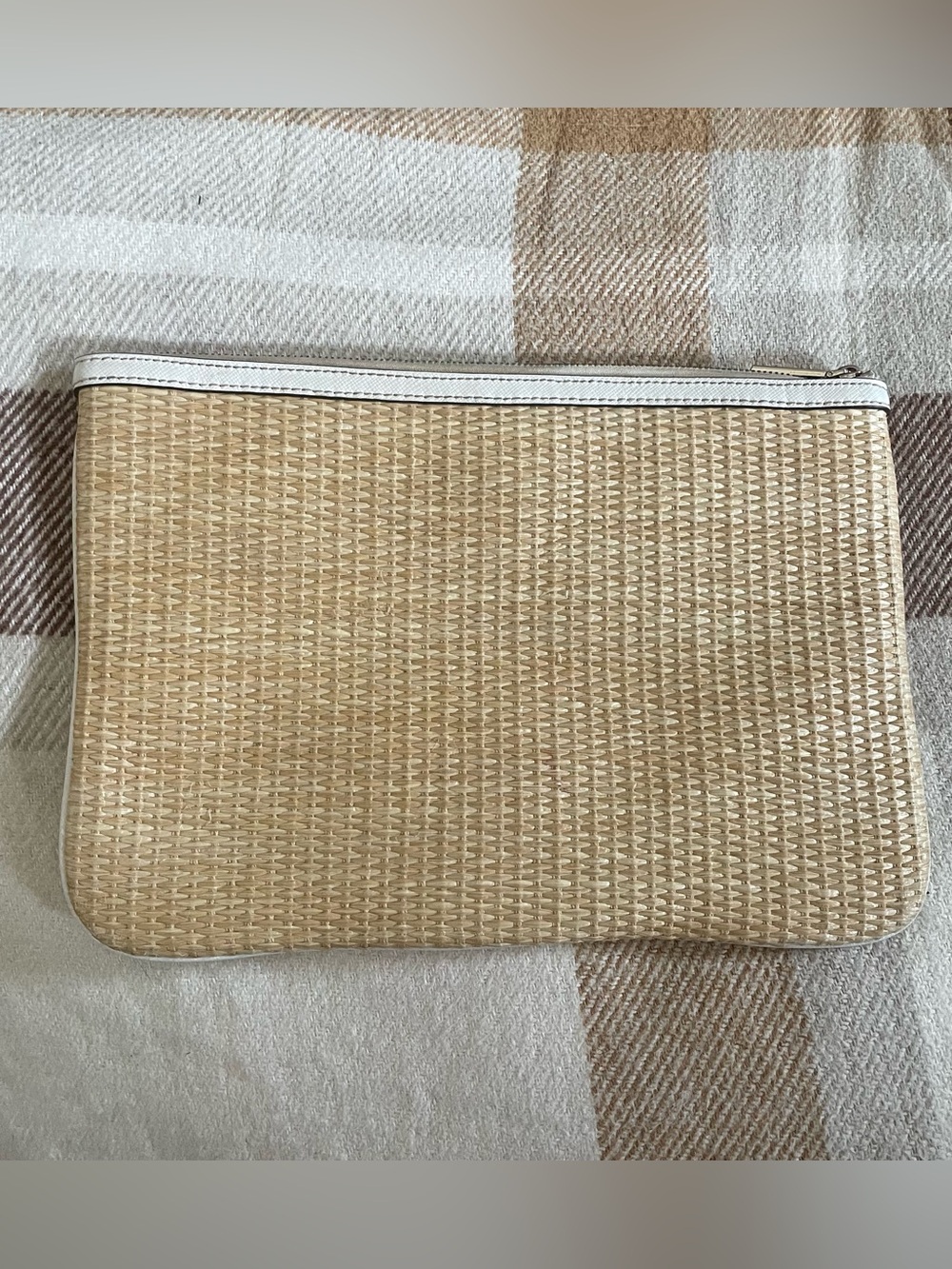 kate spade Straw Picnic in the Park Wristlet Pouch w/ Red & Pink Strawberry - Picture 10 of 10
